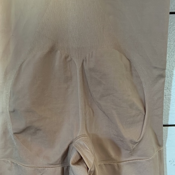 Spanx - Picture 3 of 7